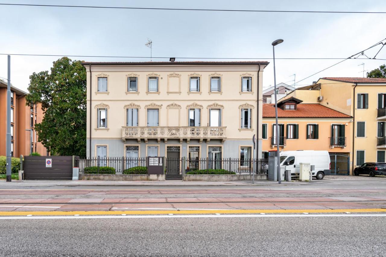 פאדובה Corte Cappuccina 14 Elegant Apt Con Parcheggio! מראה חיצוני תמונה